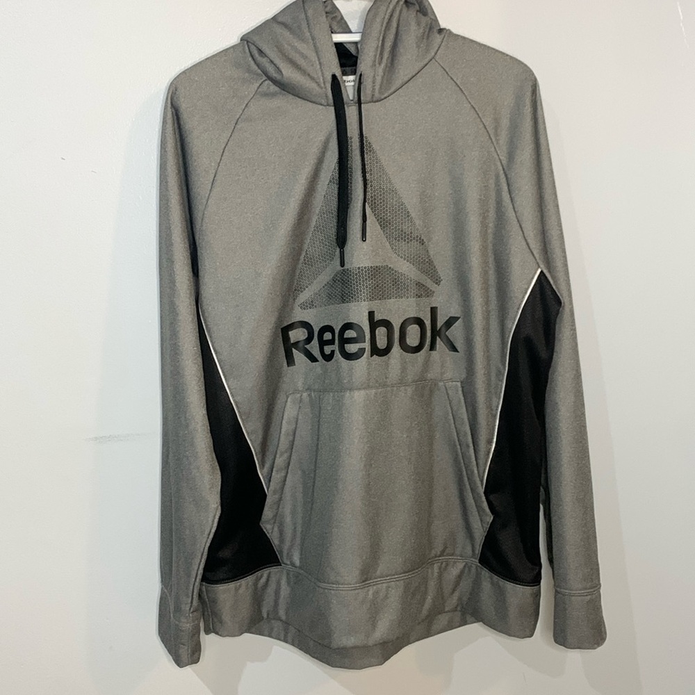 Men’s Reebok hoodie size extra large